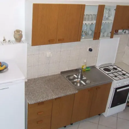 Casa de Férias Kuca Za Odmor Matko House Matko Pag Town