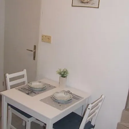 Kuca Za Odmor Matko House Matko * Pag Town